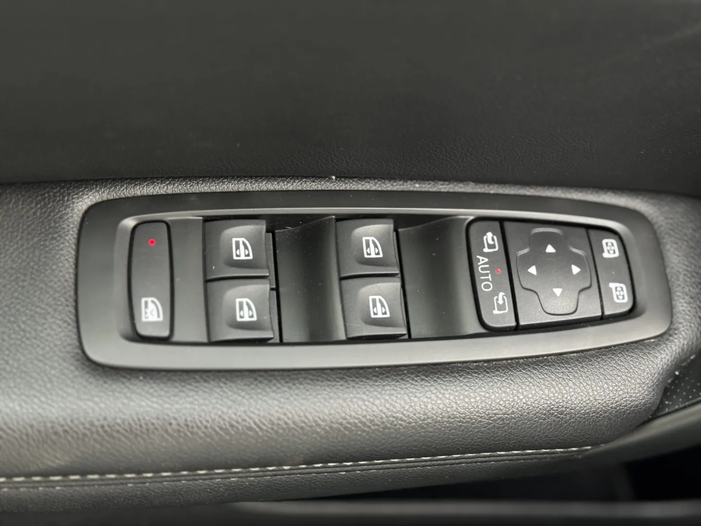 Cumpara/ Vinde online Renault  Megane 2017 SH, la cel mai bun pret pentru tine!