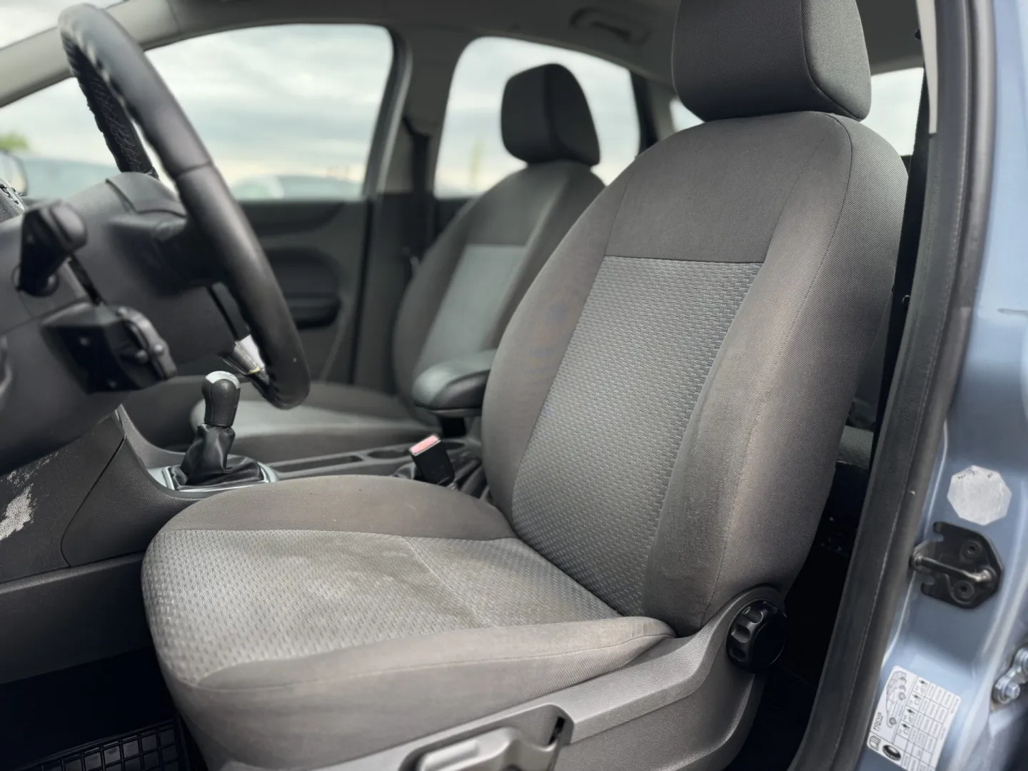 Cumpara/ Vinde online Ford Focus 2005 SH, la cel mai bun pret pentru tine!