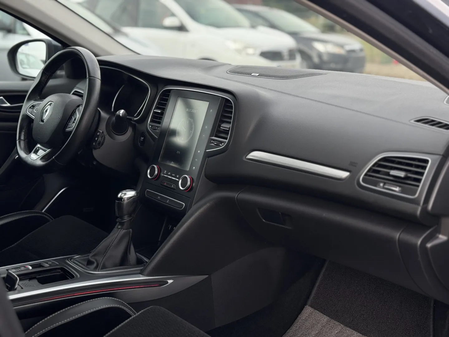 Cumpara/ Vinde online Renault  Megane 2017 SH, la cel mai bun pret pentru tine!
