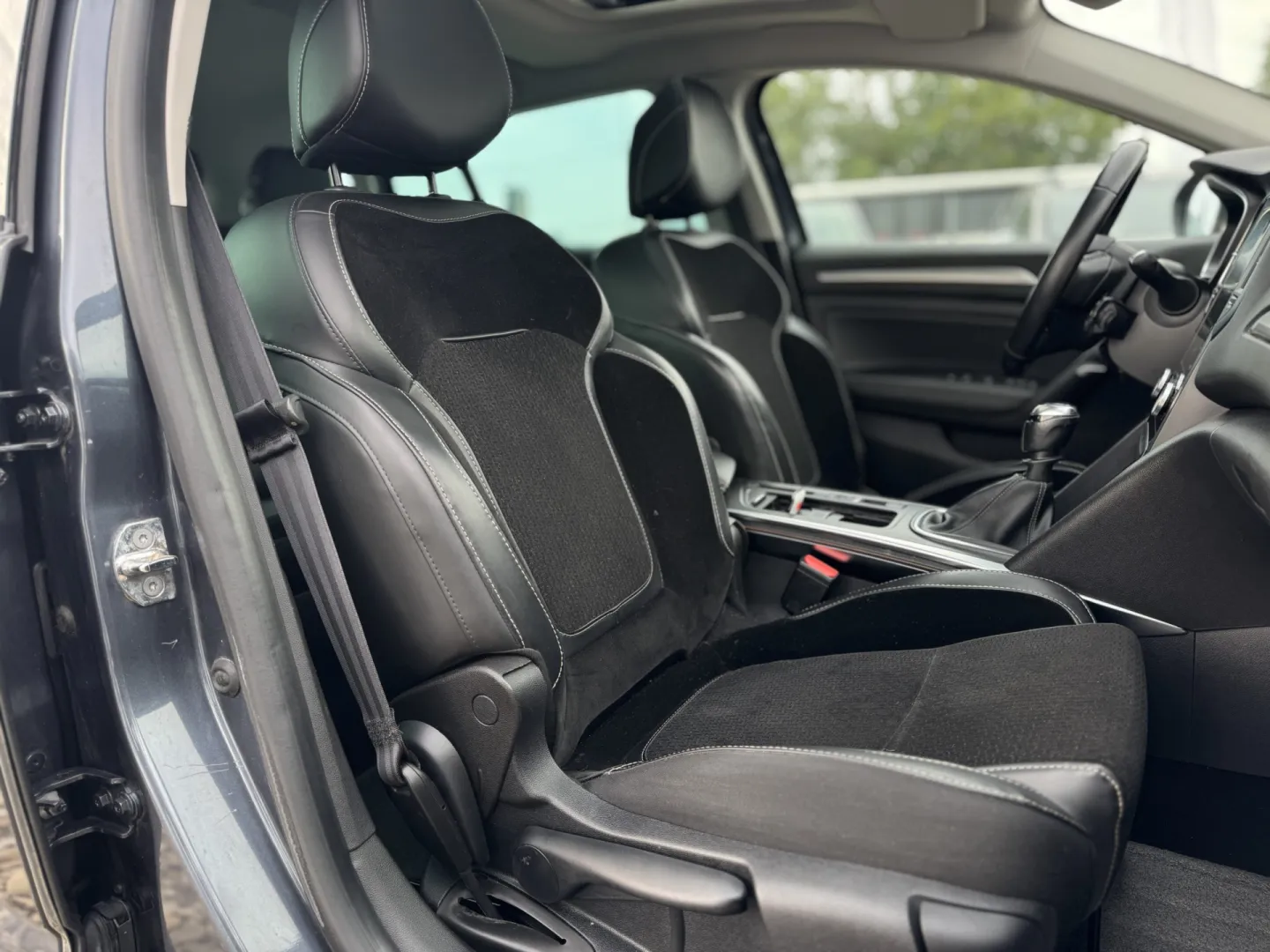 Cumpara/ Vinde online Renault  Megane 2017 SH, la cel mai bun pret pentru tine!