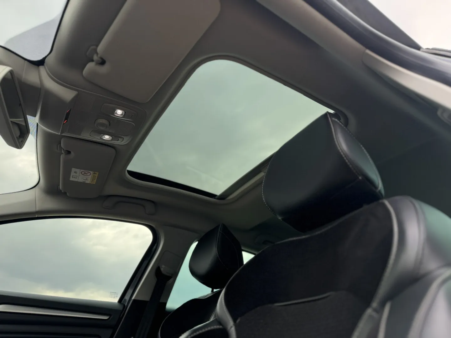 Cumpara/ Vinde online Renault  Megane 2017 SH, la cel mai bun pret pentru tine!