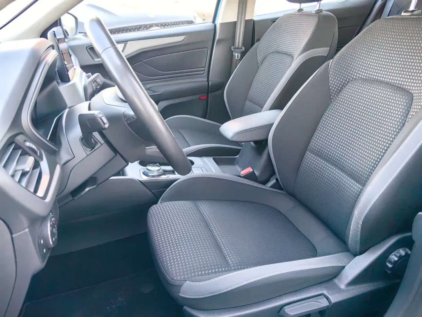 Cumpara/ Vinde online Ford Focus 2022 SH, la cel mai bun pret pentru tine!