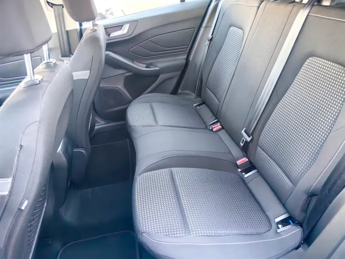 Cumpara/ Vinde online Ford Focus 2022 SH, la cel mai bun pret pentru tine!
