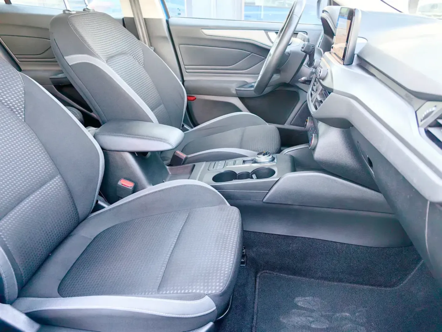 Cumpara/ Vinde online Ford Focus 2022 SH, la cel mai bun pret pentru tine!