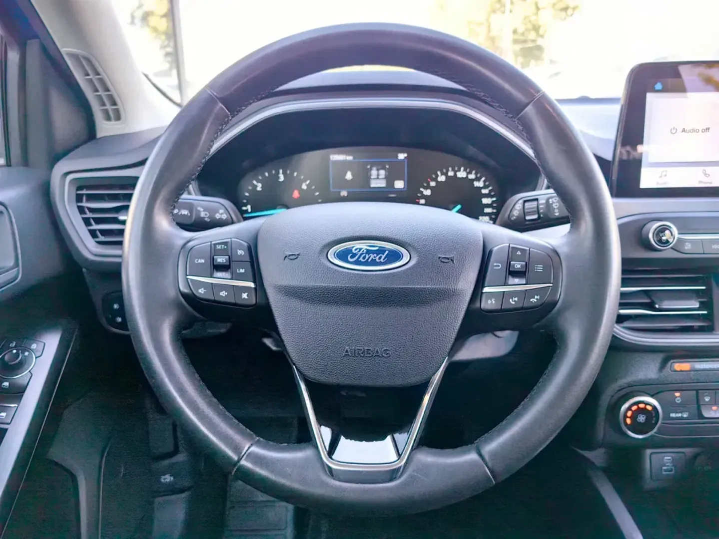 Cumpara/ Vinde online Ford Focus 2022 SH, la cel mai bun pret pentru tine!