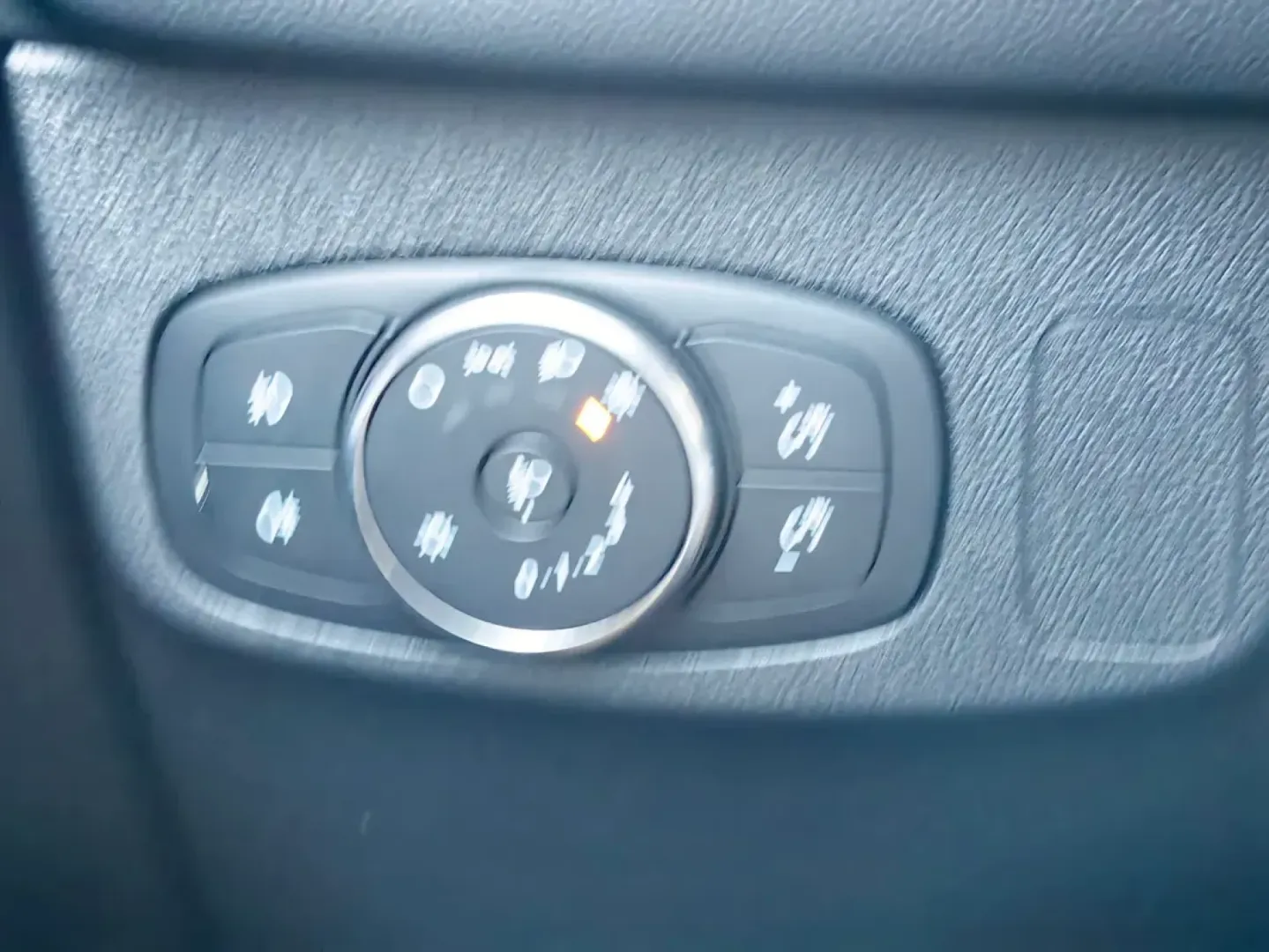 Cumpara/ Vinde online Ford Focus 2022 SH, la cel mai bun pret pentru tine!