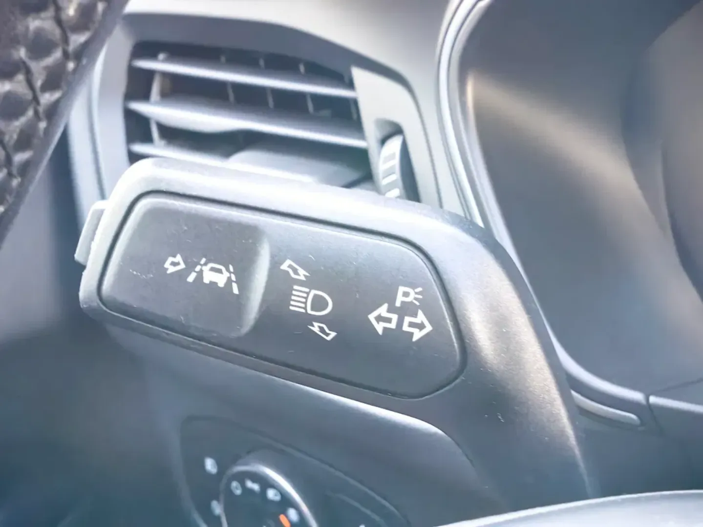 Cumpara/ Vinde online Ford Focus 2022 SH, la cel mai bun pret pentru tine!