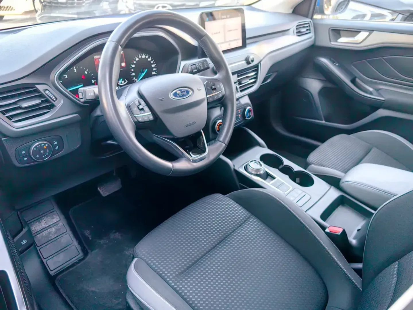 Cumpara/ Vinde online Ford Focus 2022 SH, la cel mai bun pret pentru tine!