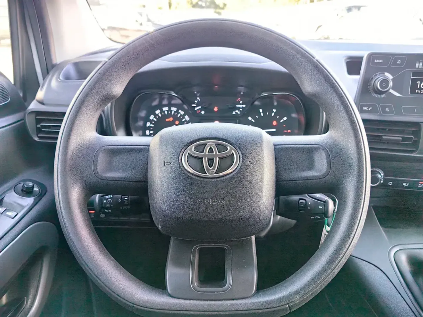 Cumpara/ Vinde online Toyota Proace 2021 SH, la cel mai bun pret pentru tine!
