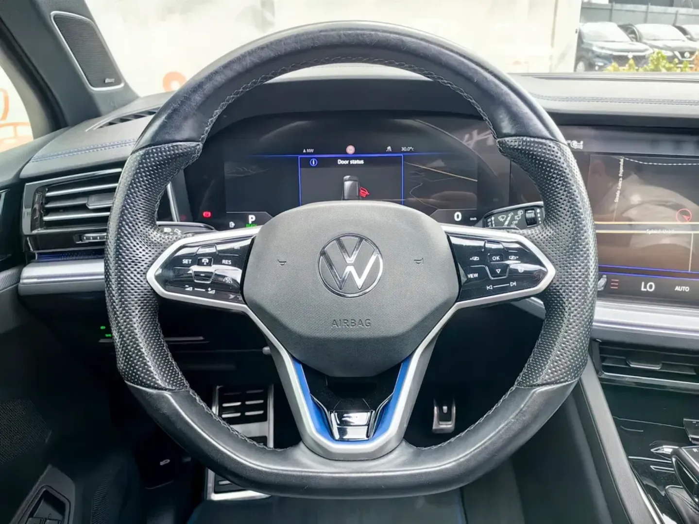 Cumpara/ Vinde online Volkswagen Touareg 2021 SH, la cel mai bun pret pentru tine!