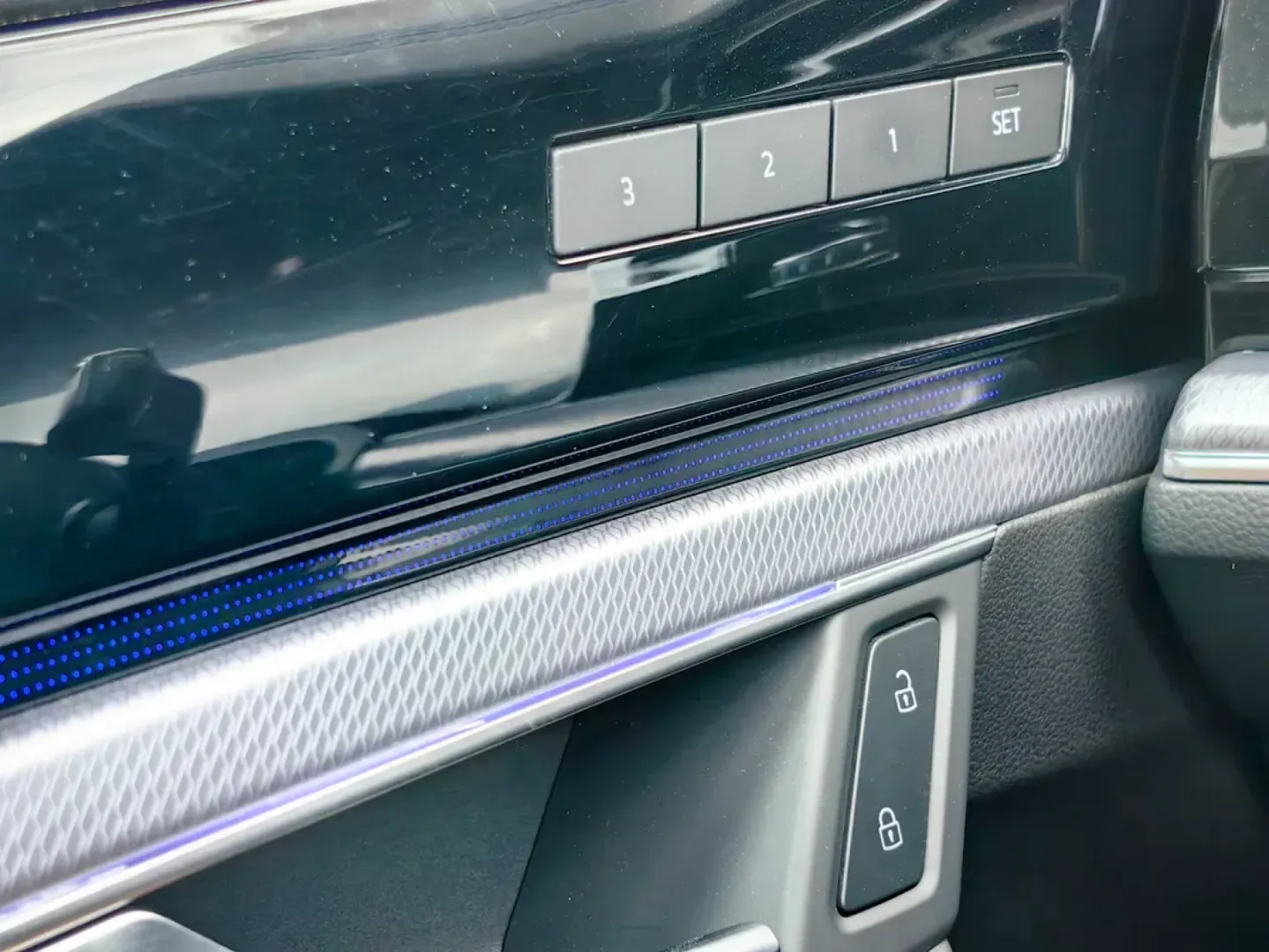 Cumpara/ Vinde online Volkswagen Touareg 2021 SH, la cel mai bun pret pentru tine!