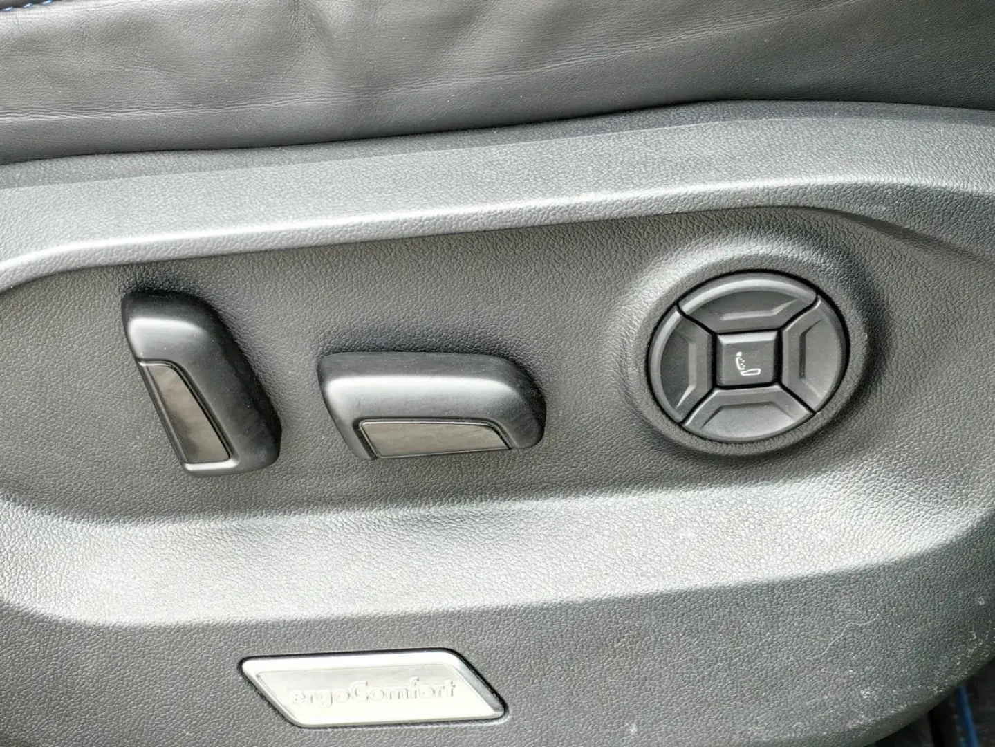 Cumpara/ Vinde online Volkswagen Touareg 2021 SH, la cel mai bun pret pentru tine!