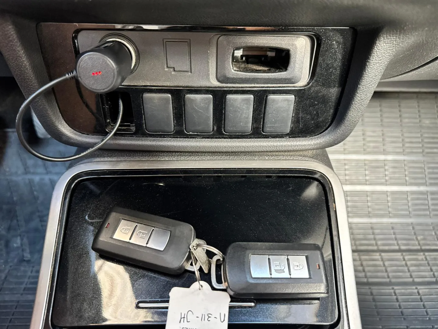 Cumpara/ Vinde online Mitsubishi Outlander 2017 SH, la cel mai bun pret pentru tine!