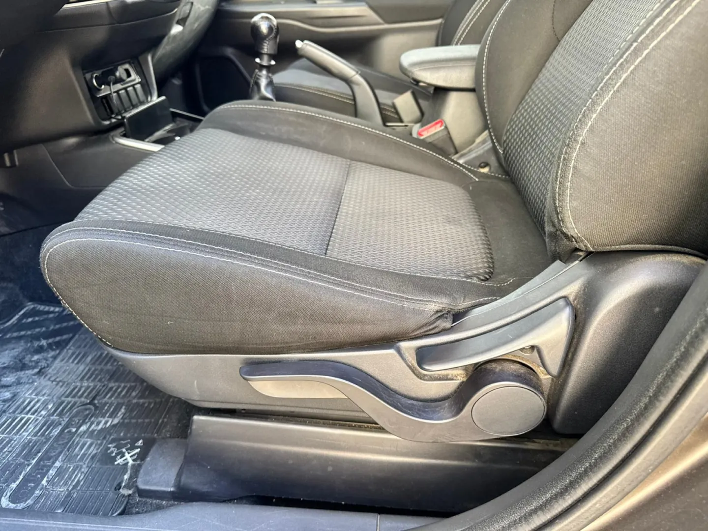 Cumpara/ Vinde online Mitsubishi Outlander 2017 SH, la cel mai bun pret pentru tine!