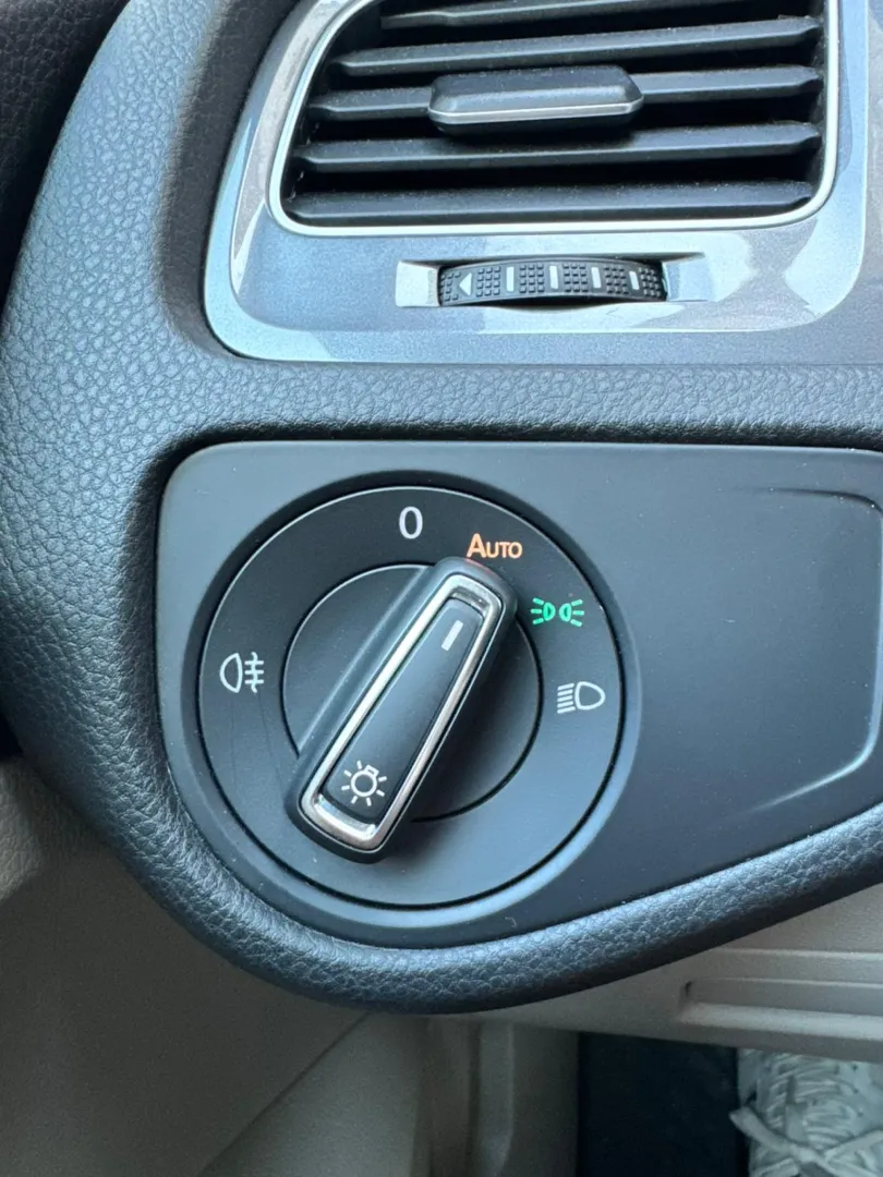 Cumpara/ Vinde online Volkswagen Golf 2015 SH, la cel mai bun pret pentru tine!