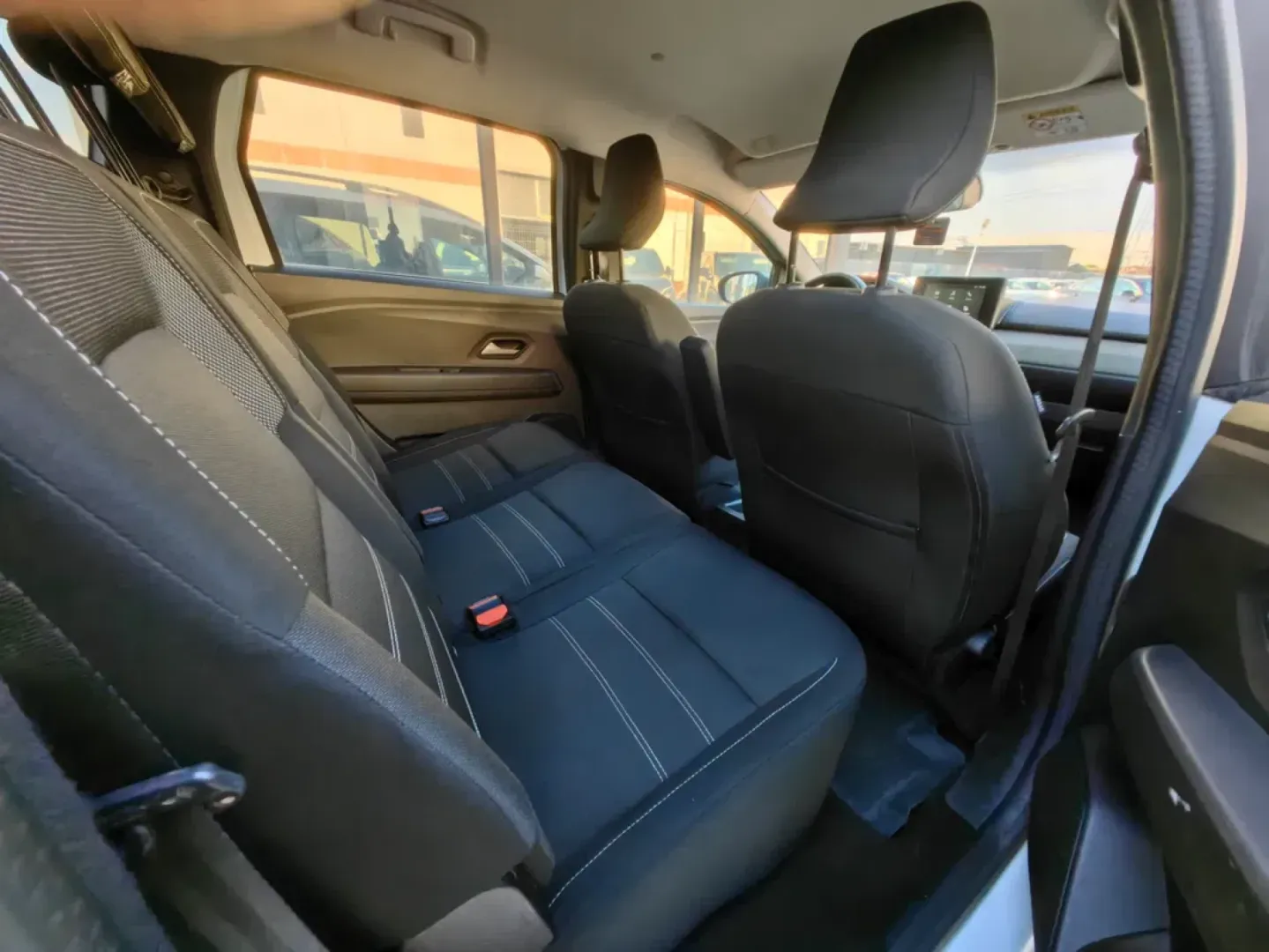 Cumpara/ Vinde online Dacia Sandero 2023 SH, la cel mai bun pret pentru tine!