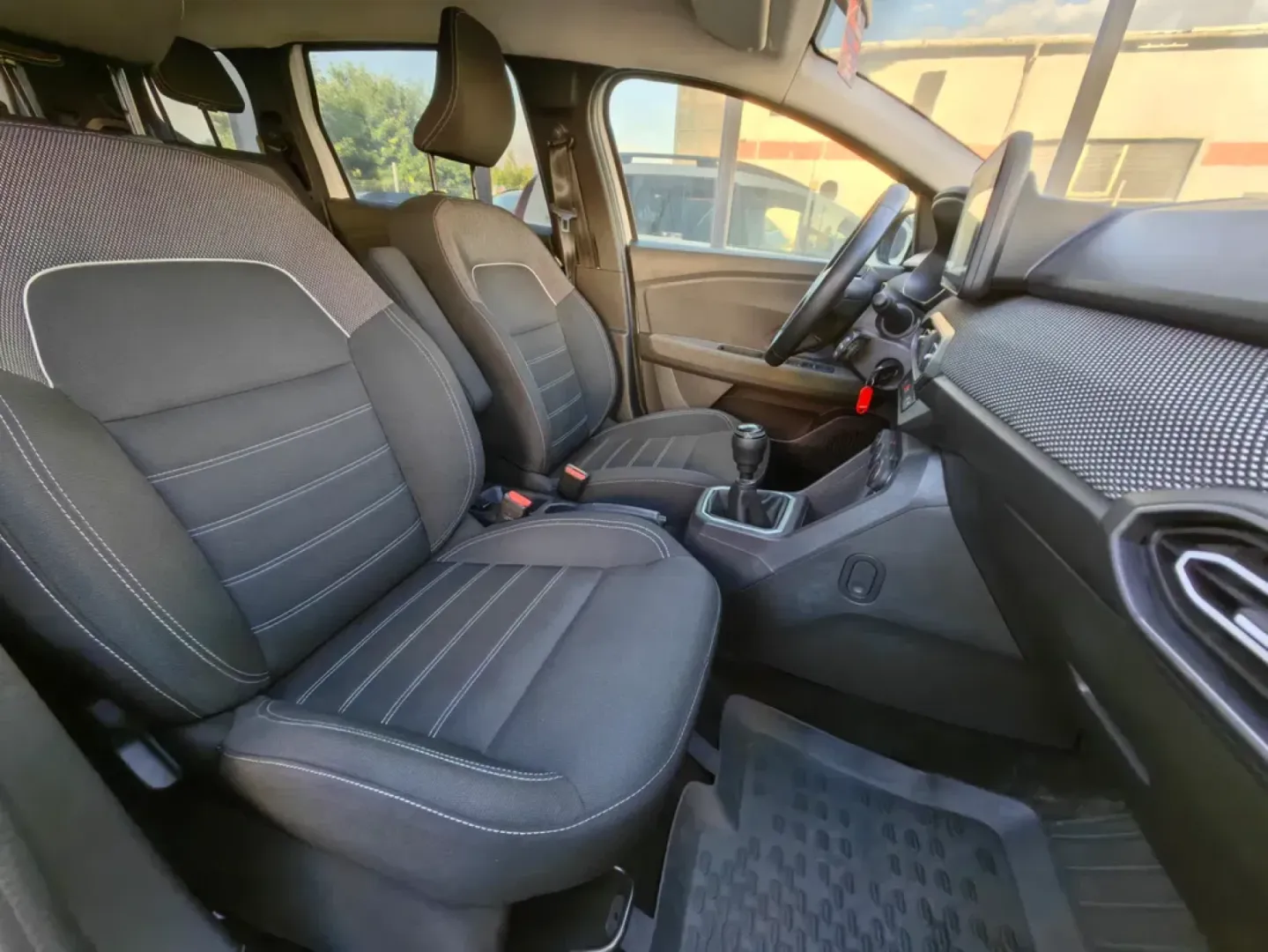 Cumpara/ Vinde online Dacia Sandero 2023 SH, la cel mai bun pret pentru tine!