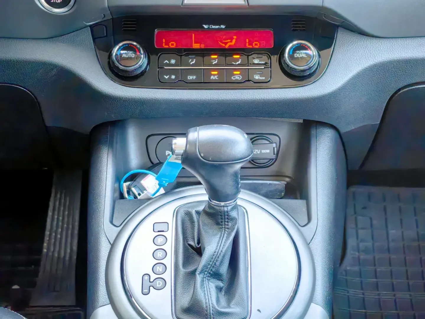 Cumpara/ Vinde online Kia Sportage 2015 SH, la cel mai bun pret pentru tine!