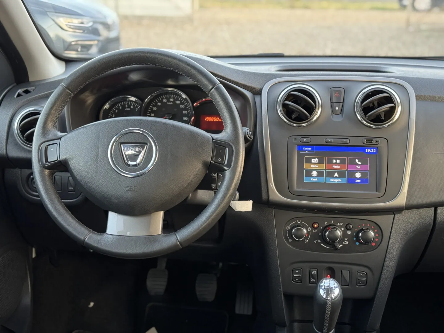 Cumpara/ Vinde online Dacia Sandero 2016 SH, la cel mai bun pret pentru tine!