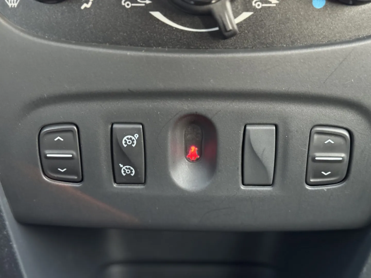 Cumpara/ Vinde online Dacia Sandero 2016 SH, la cel mai bun pret pentru tine!