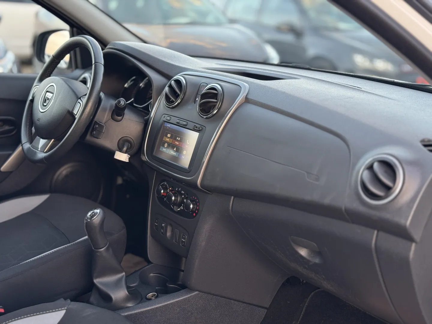 Cumpara/ Vinde online Dacia Sandero 2016 SH, la cel mai bun pret pentru tine!
