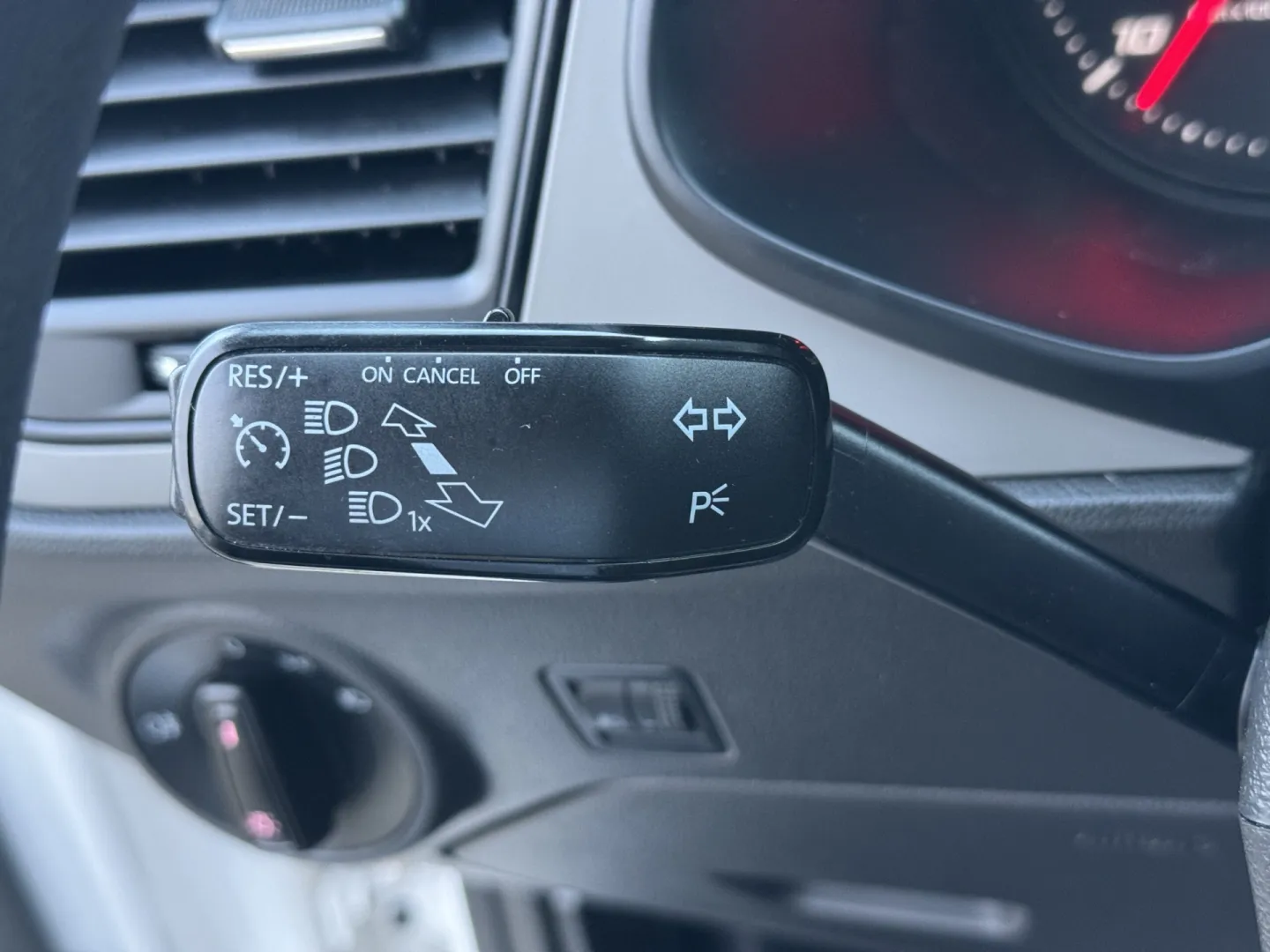 Cumpara/ Vinde online Seat Leon 2015 SH, la cel mai bun pret pentru tine!