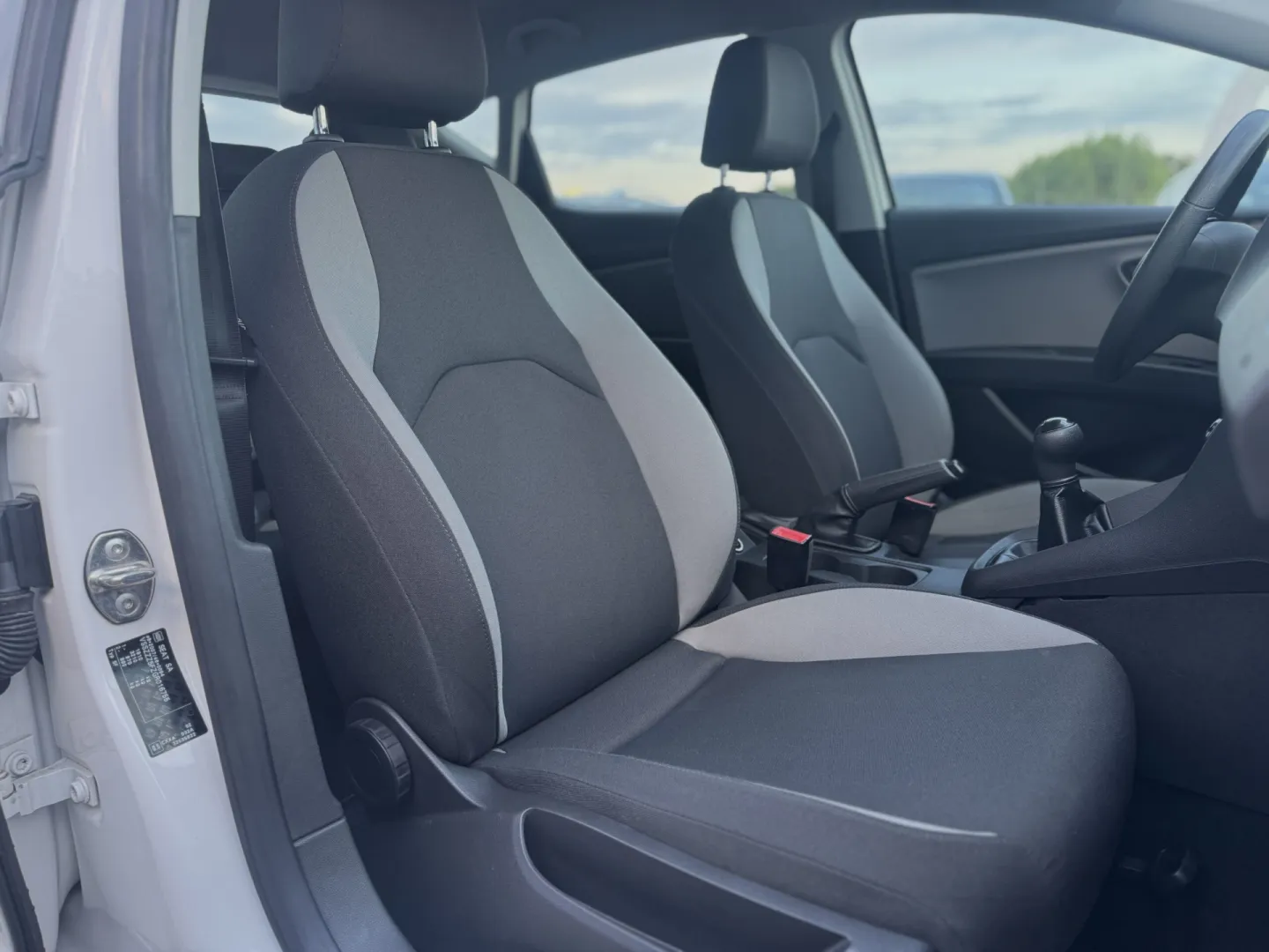 Cumpara/ Vinde online Seat Leon 2015 SH, la cel mai bun pret pentru tine!