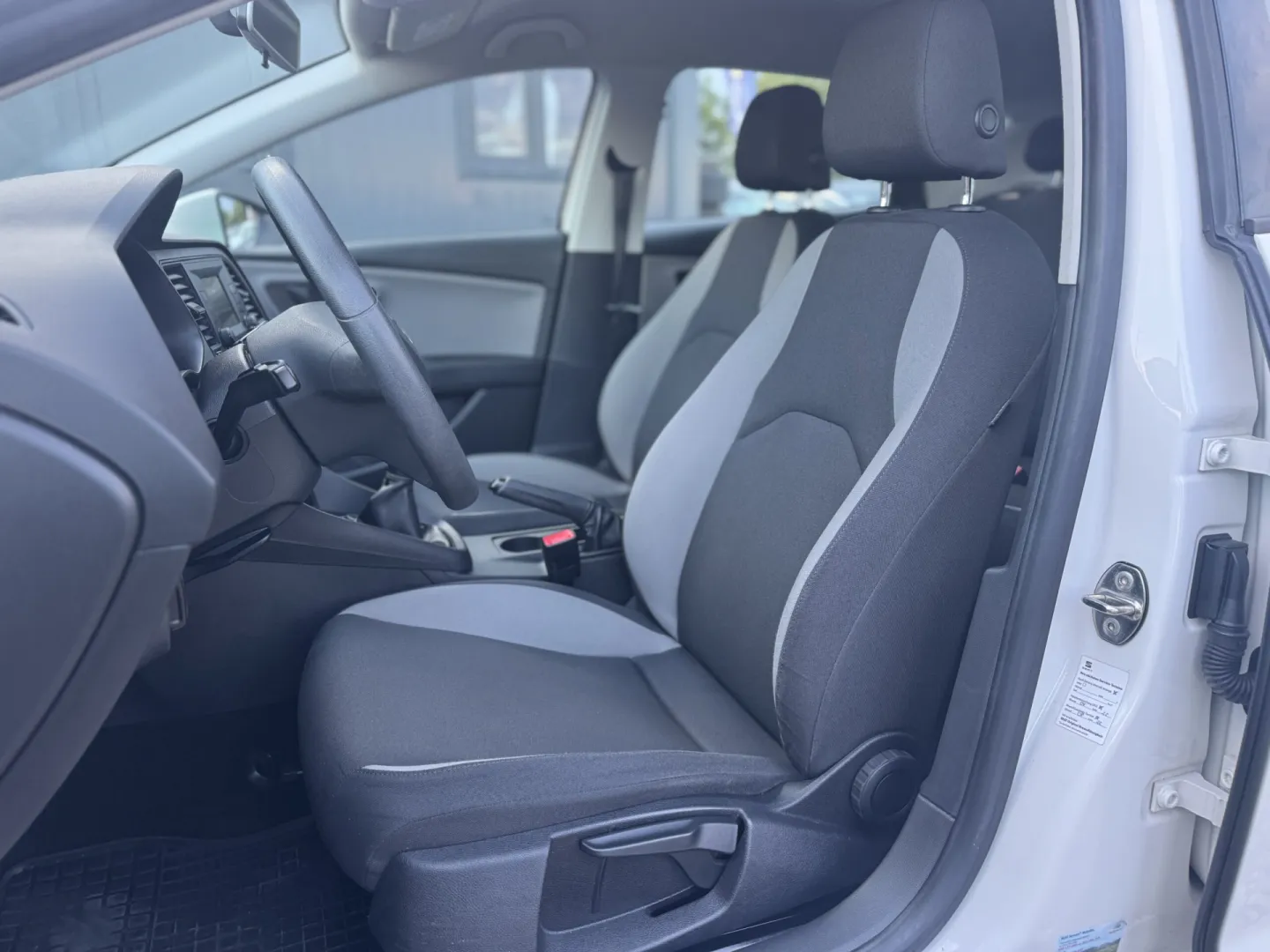Cumpara/ Vinde online Seat Leon 2015 SH, la cel mai bun pret pentru tine!