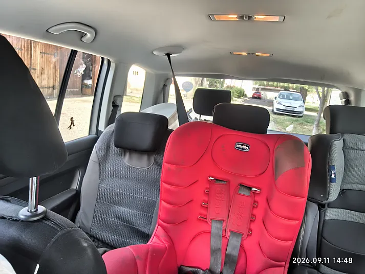 Cumpără / Vinde Volkswagen Touran 2012 SH, la cel mai bun pret pentru tine!