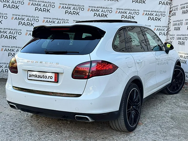 Cumpără / Vinde Porsche Cayenne 2014 SH, la cel mai bun pret pentru tine!