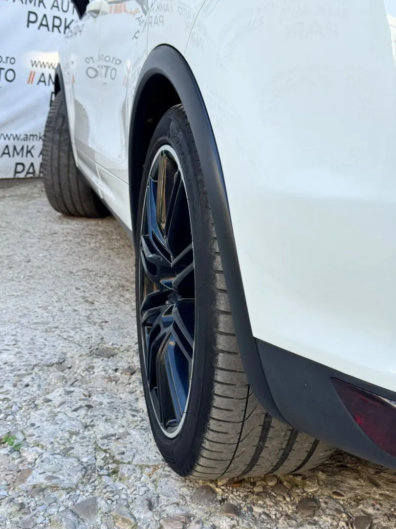 Cumpara/ Vinde online Porsche Cayenne 2014 SH, la cel mai bun pret pentru tine!