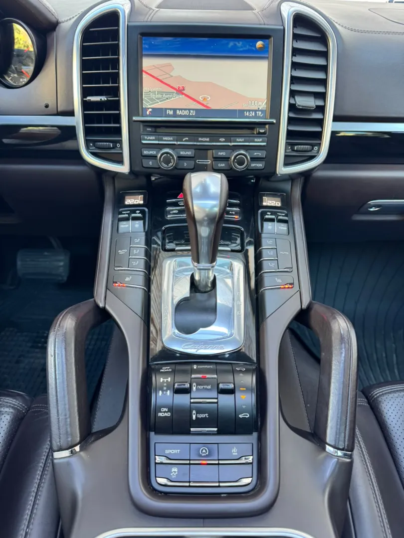 Cumpara/ Vinde online Porsche Cayenne 2014 SH, la cel mai bun pret pentru tine!