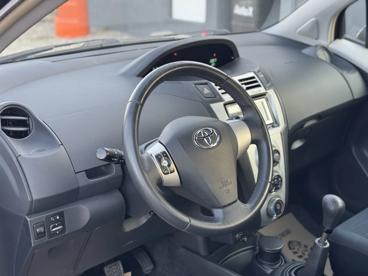 Cumpara/ Vinde online Toyota Yaris 2008 SH, la cel mai bun pret pentru tine!