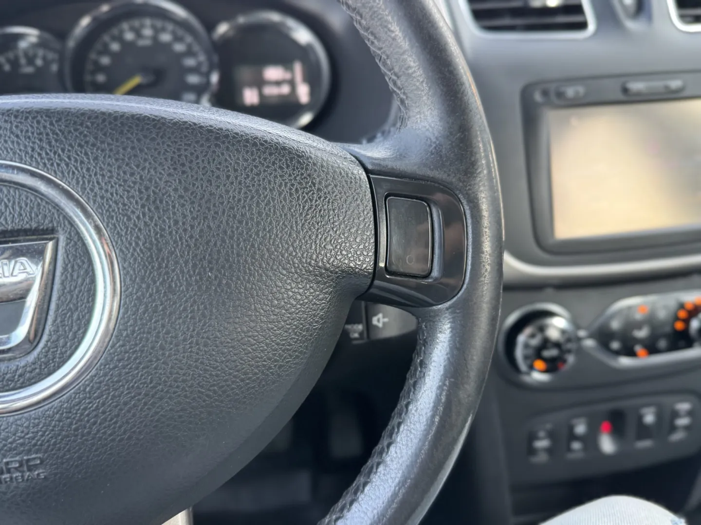 Cumpara/ Vinde online Dacia Sandero 2016 SH, la cel mai bun pret pentru tine!