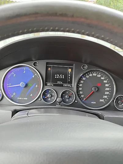 Cumpără / Vinde Volkswagen Touareg 2005 SH, la cel mai bun pret pentru tine!