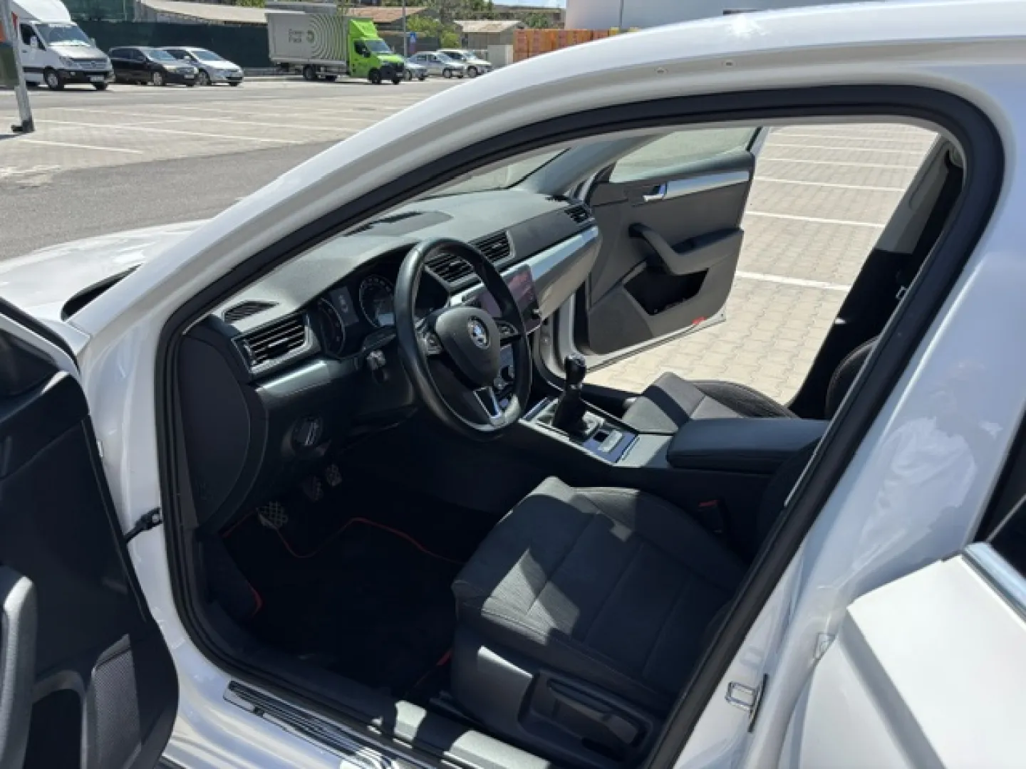 Cumpara/ Vinde online Skoda Superb 2018 SH, la cel mai bun pret pentru tine!