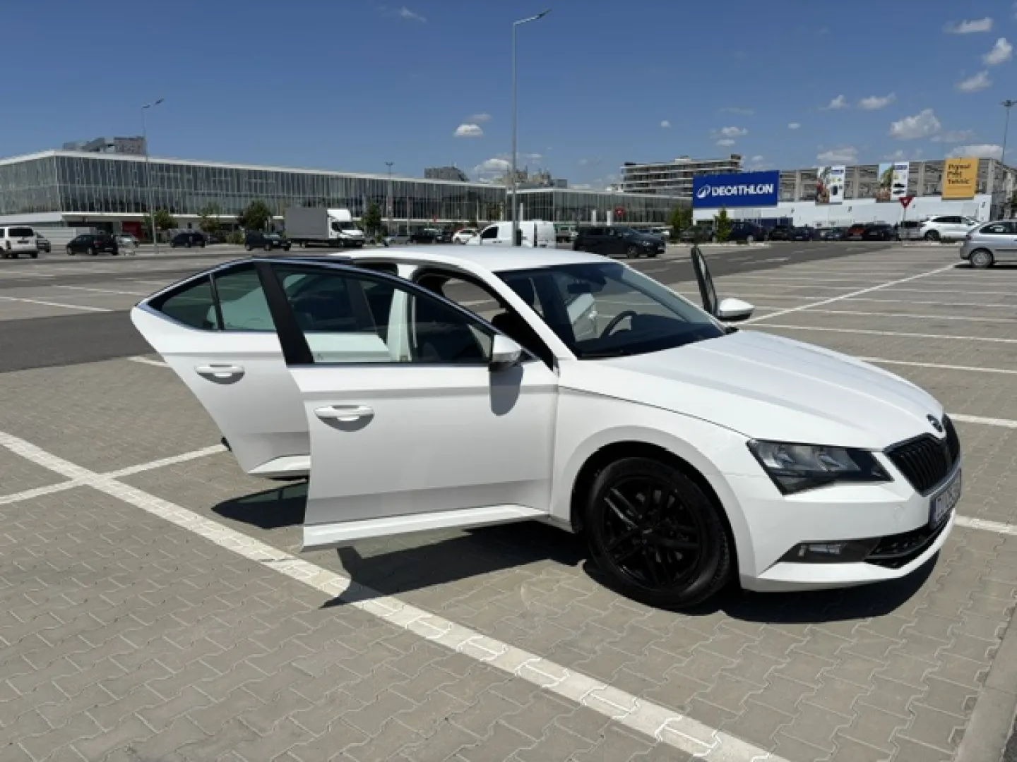 Cumpara/ Vinde online Skoda Superb 2018 SH, la cel mai bun pret pentru tine!