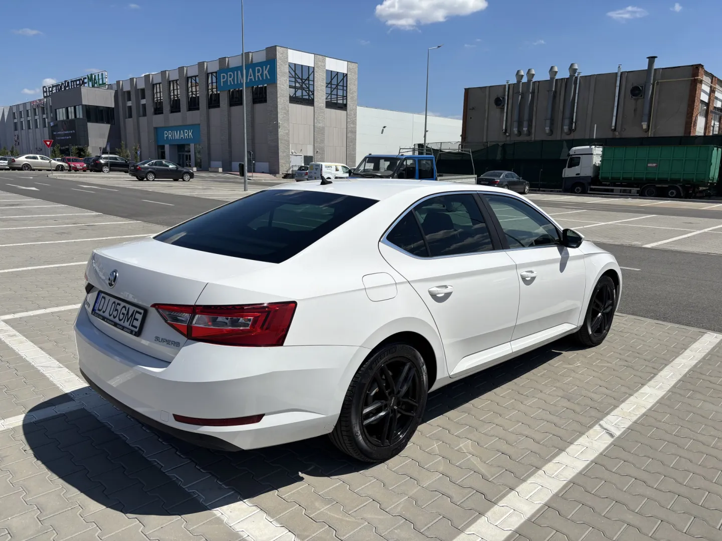 Cumpara/ Vinde online Skoda Superb 2018 SH, la cel mai bun pret pentru tine!