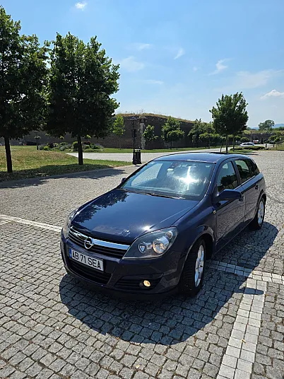 Cumpără / Vinde Opel Astra 2004 SH, la cel mai bun pret pentru tine!