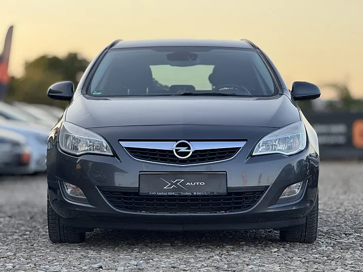 Cumpără / Vinde Opel Astra 2011 SH, la cel mai bun pret pentru tine!