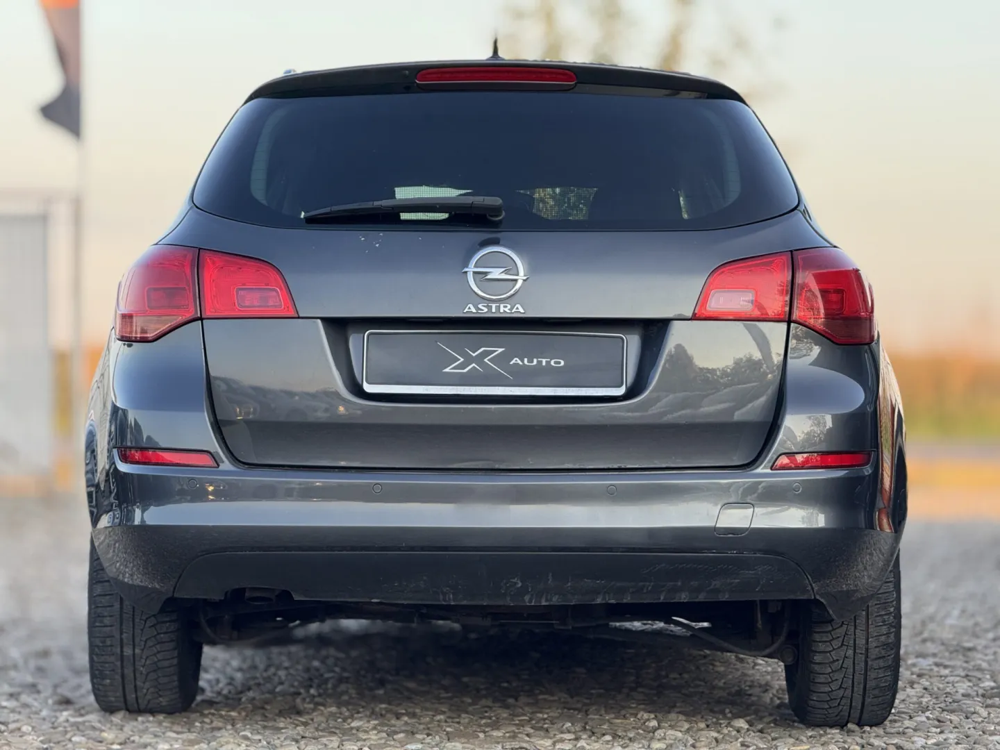 Cumpara/ Vinde online Opel Astra 2011 SH, la cel mai bun pret pentru tine!