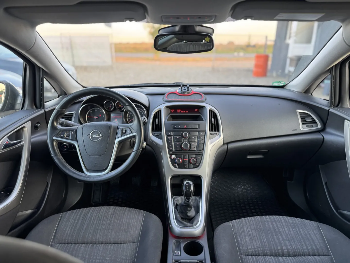 Cumpara/ Vinde online Opel Astra 2011 SH, la cel mai bun pret pentru tine!