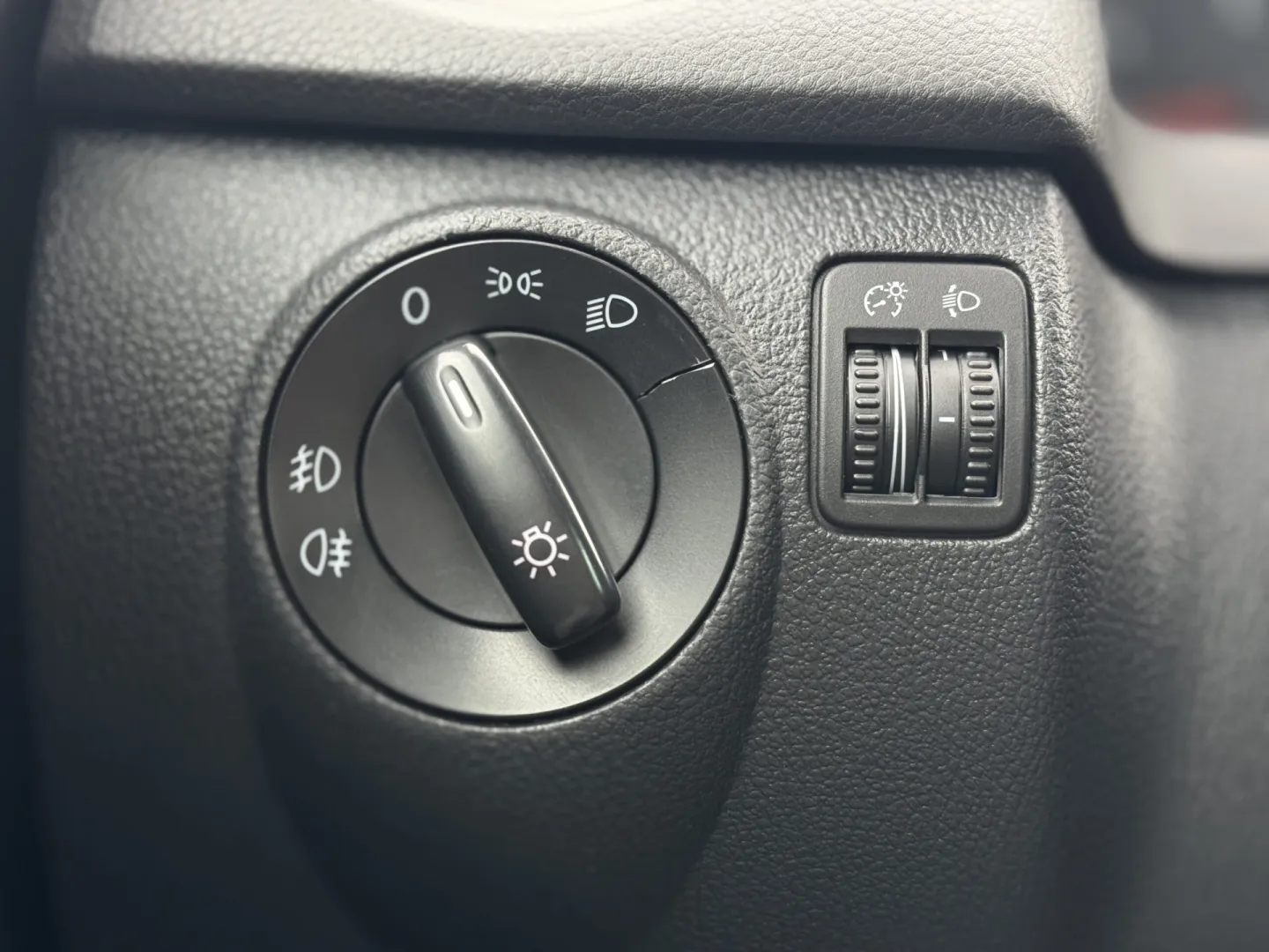 Cumpara/ Vinde online Volkswagen Tiguan 2008 SH, la cel mai bun pret pentru tine!