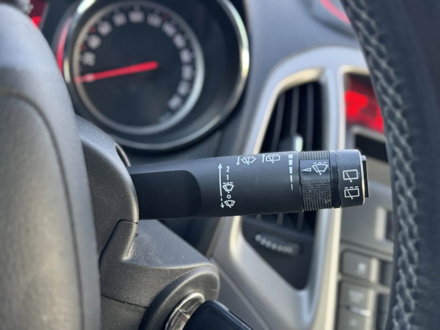 Cumpara/ Vinde online Opel Astra 2011 SH, la cel mai bun pret pentru tine!