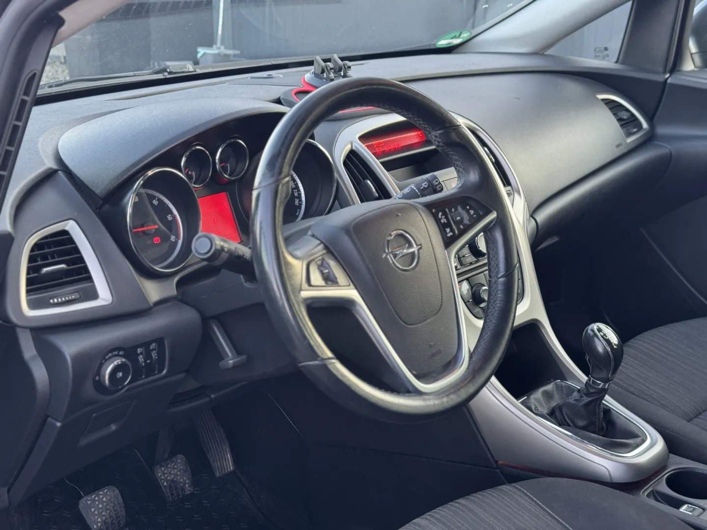 Cumpara/ Vinde online Opel Astra 2011 SH, la cel mai bun pret pentru tine!
