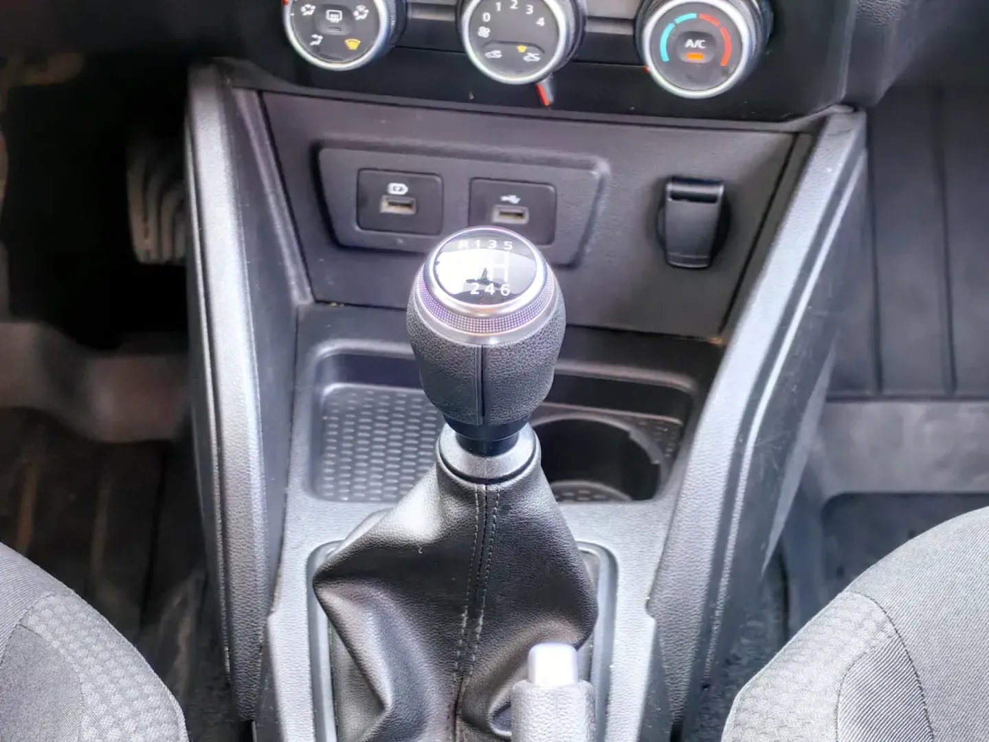 Cumpara/ Vinde online Dacia Duster 2022 SH, la cel mai bun pret pentru tine!