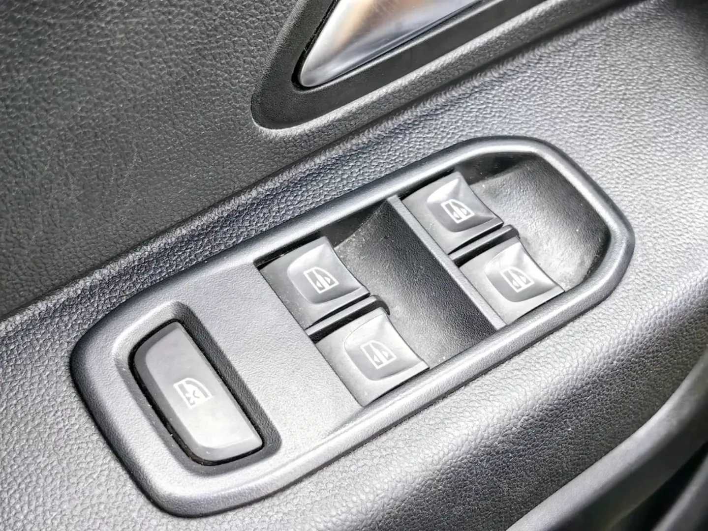 Cumpara/ Vinde online Dacia Duster 2022 SH, la cel mai bun pret pentru tine!