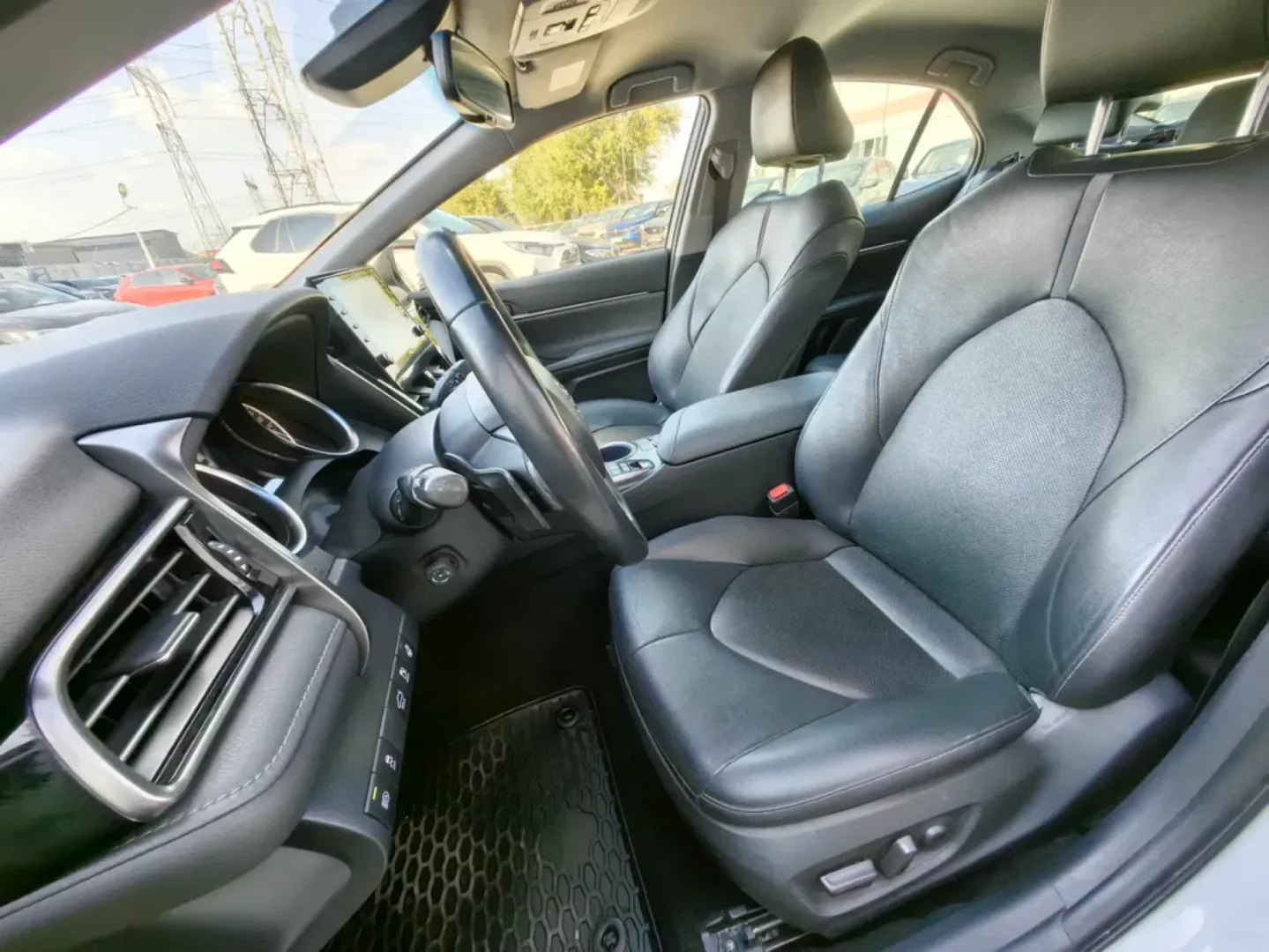 Cumpara/ Vinde online Toyota Camry 2023 SH, la cel mai bun pret pentru tine!
