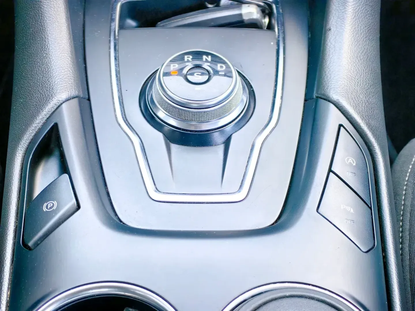Cumpara/ Vinde online Ford Mondeo 2021 SH, la cel mai bun pret pentru tine!