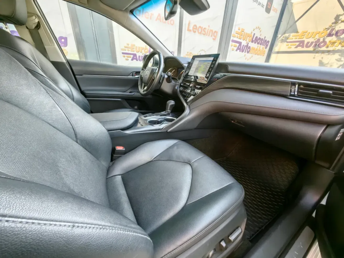 Cumpara/ Vinde online Toyota Camry 2023 SH, la cel mai bun pret pentru tine!